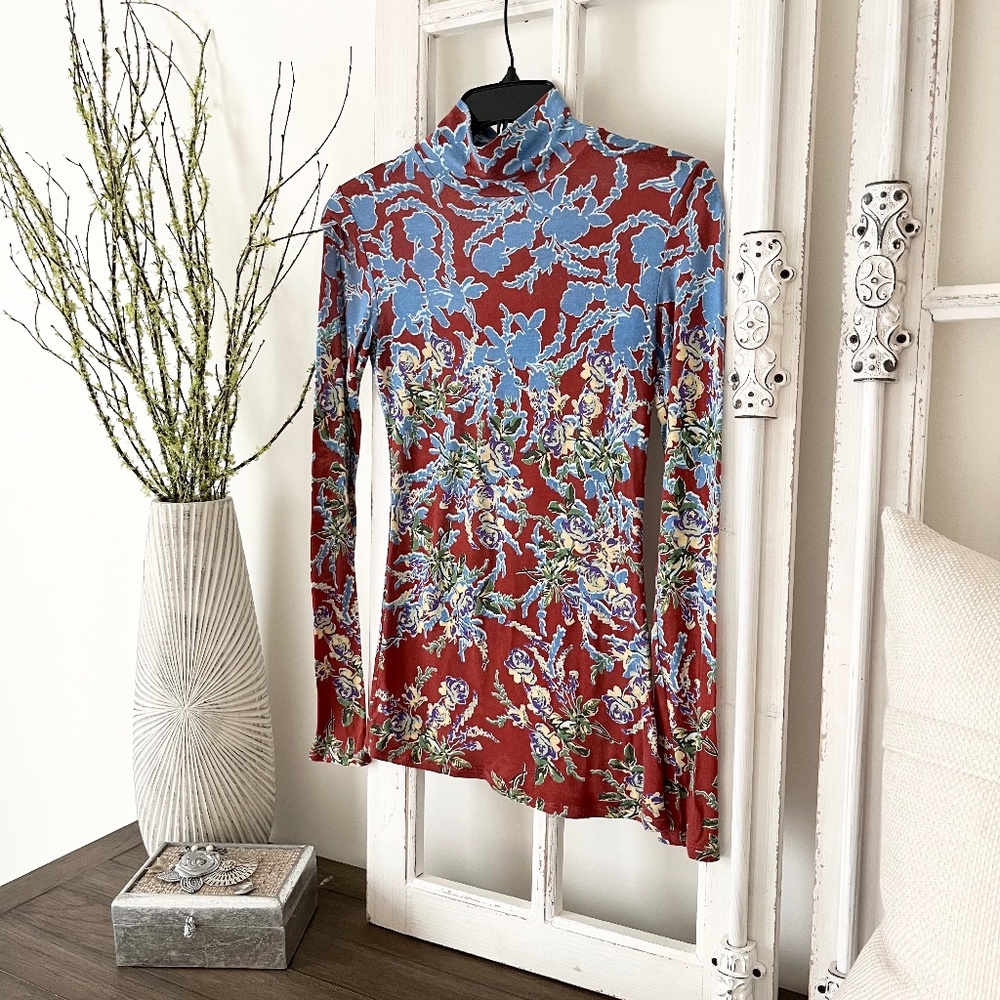 Bcbg turtleneck top, XS